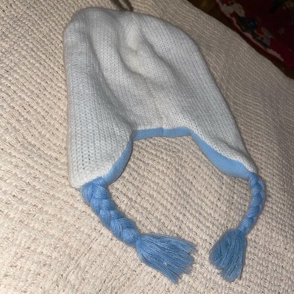 Olaf Winter Hat - Picture 4 of 5